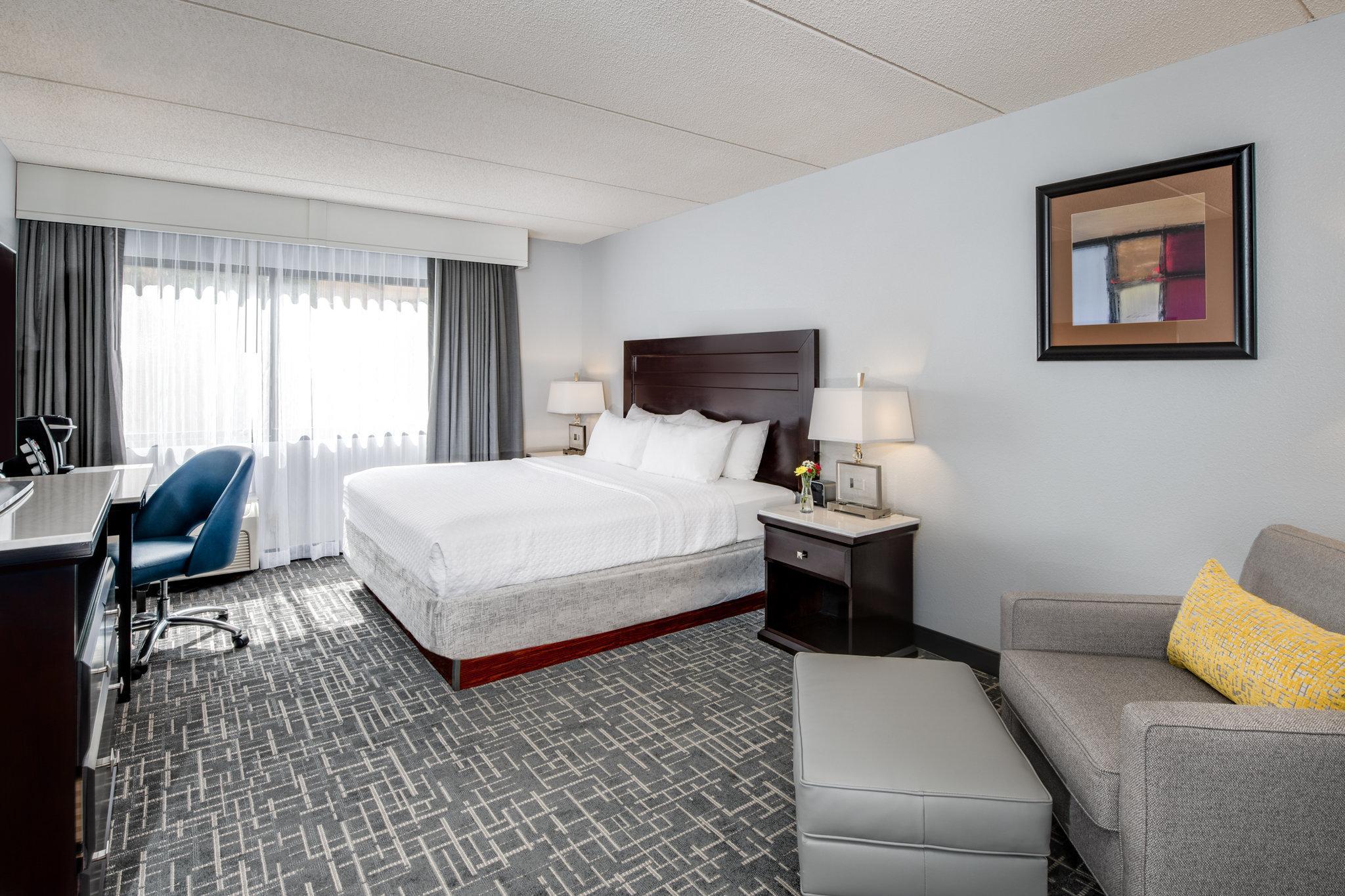 ホテル Crowne Plaza Milwaukee South By Ihg エクステリア 写真