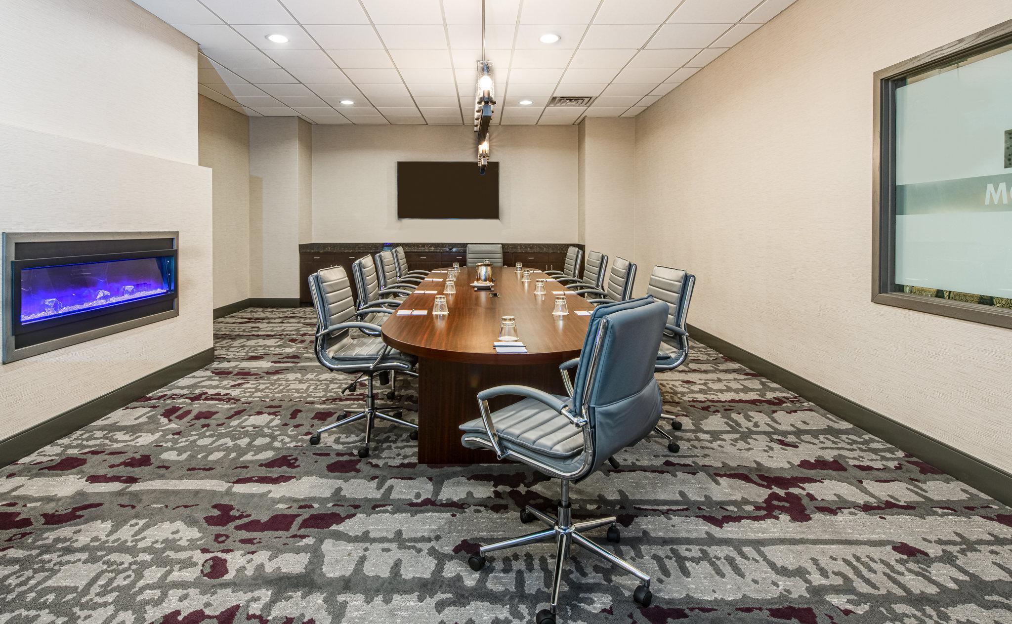 ホテル Crowne Plaza Milwaukee South By Ihg エクステリア 写真