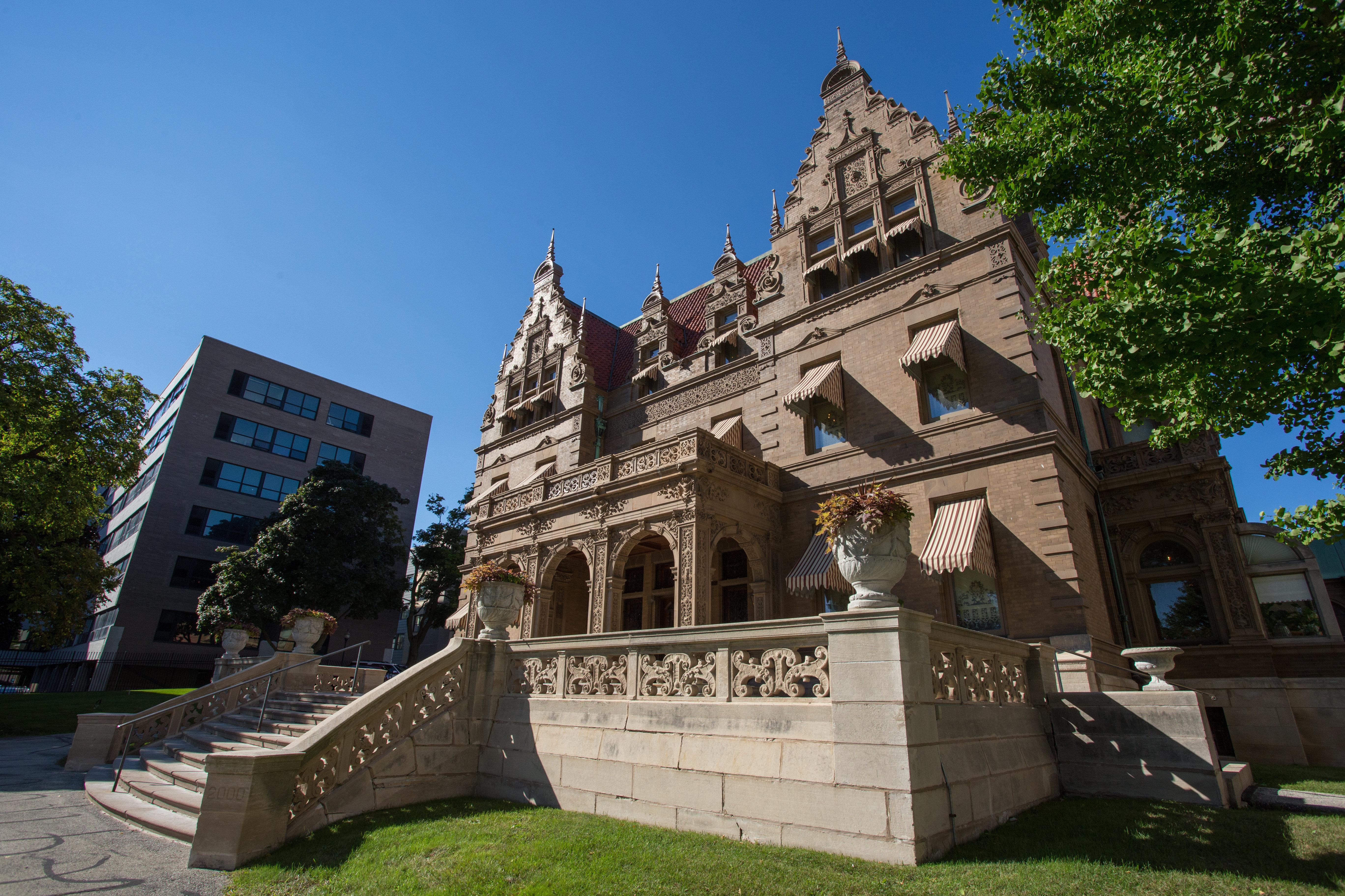 ホテル Crowne Plaza Milwaukee South By Ihg エクステリア 写真