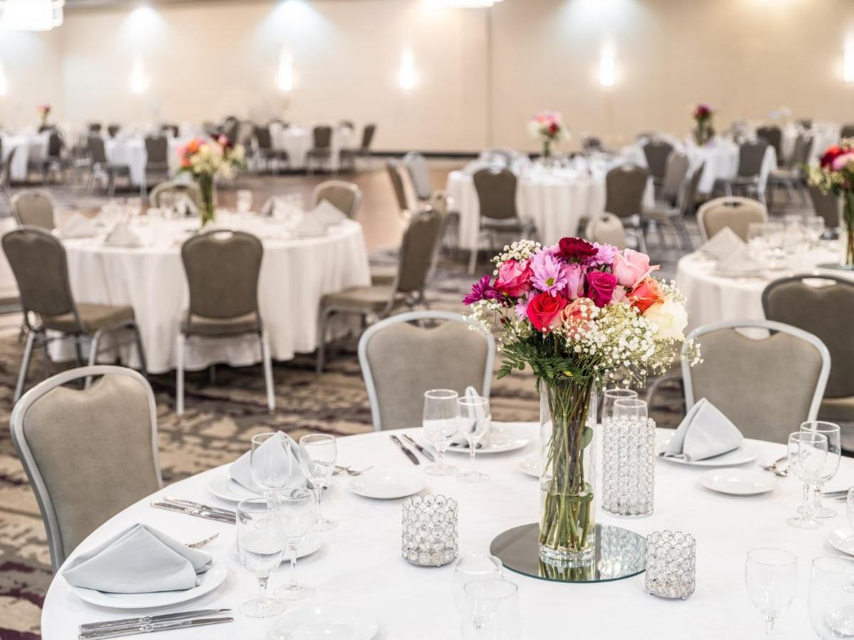 ホテル Crowne Plaza Milwaukee South By Ihg エクステリア 写真