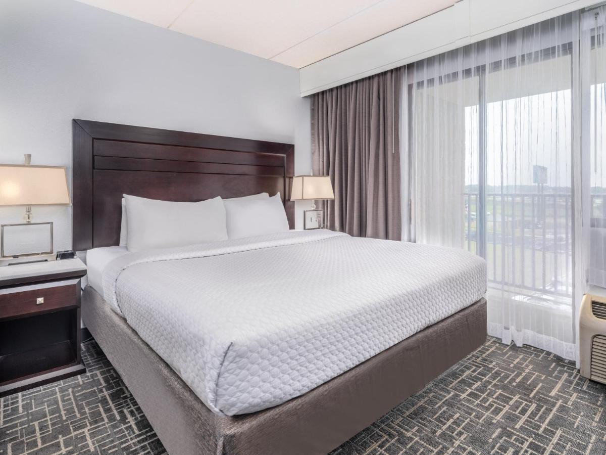 ホテル Crowne Plaza Milwaukee South By Ihg エクステリア 写真