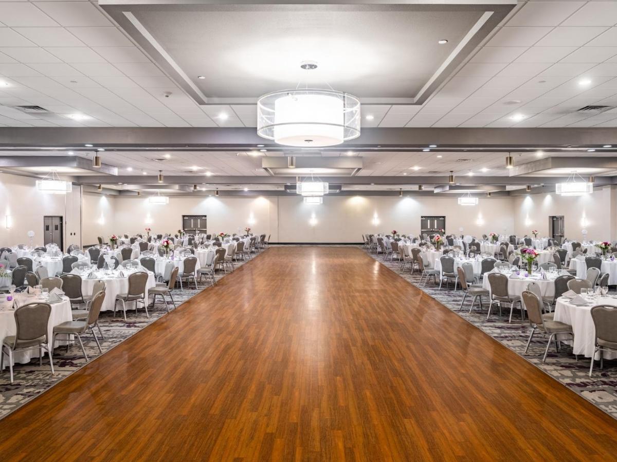 ホテル Crowne Plaza Milwaukee South By Ihg エクステリア 写真
