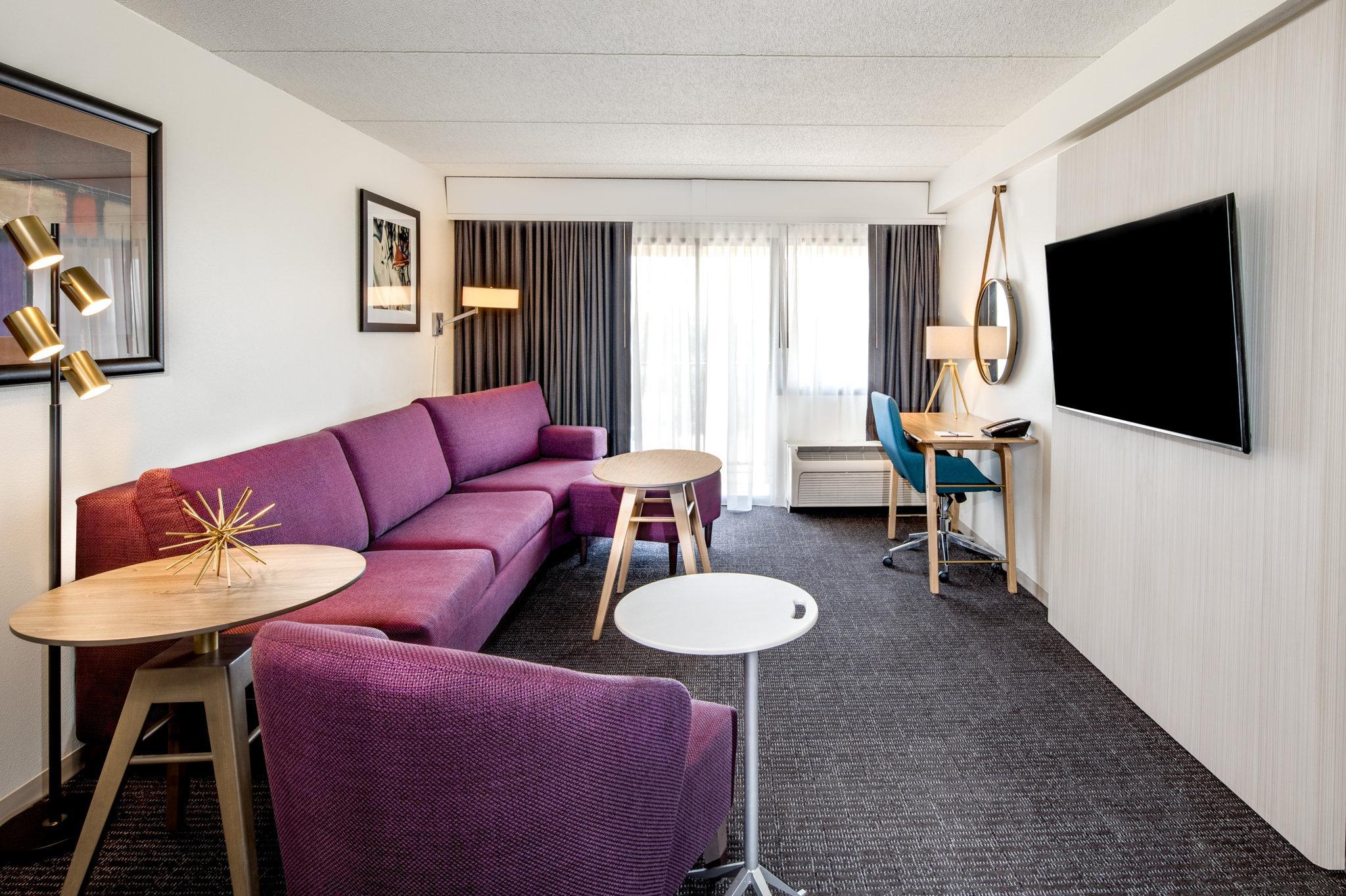 ホテル Crowne Plaza Milwaukee South By Ihg エクステリア 写真