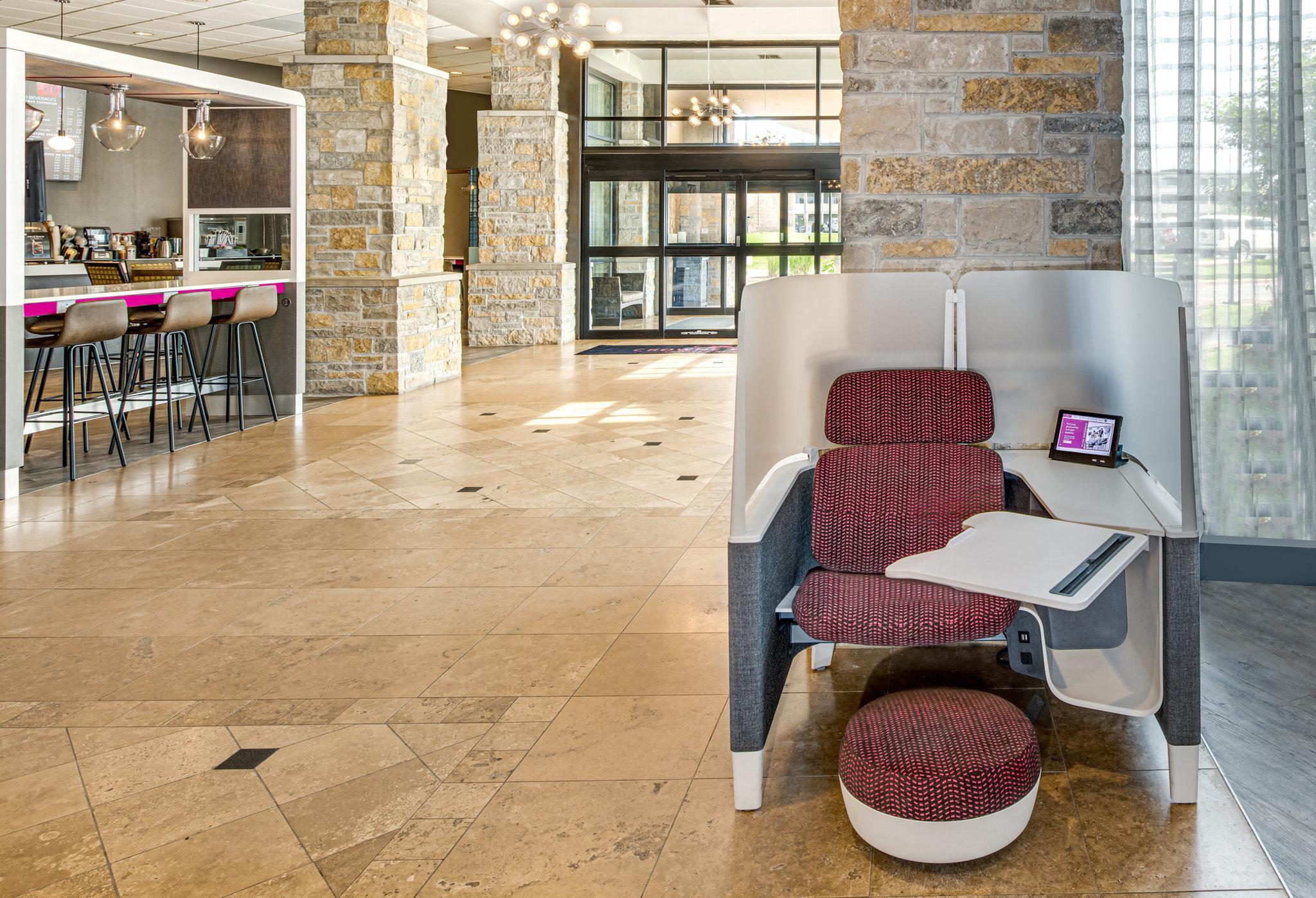 ホテル Crowne Plaza Milwaukee South By Ihg エクステリア 写真