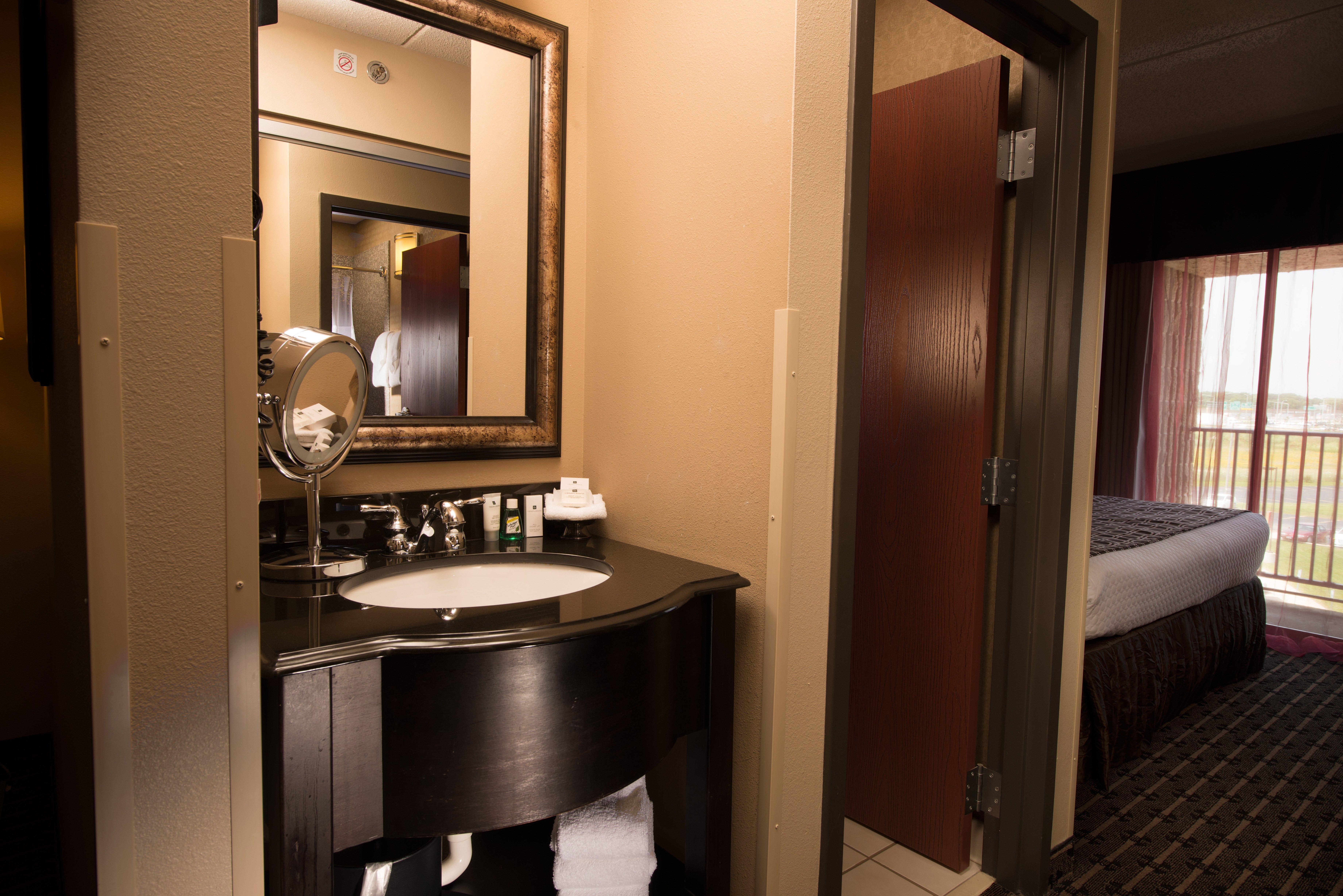 ホテル Crowne Plaza Milwaukee South By Ihg エクステリア 写真